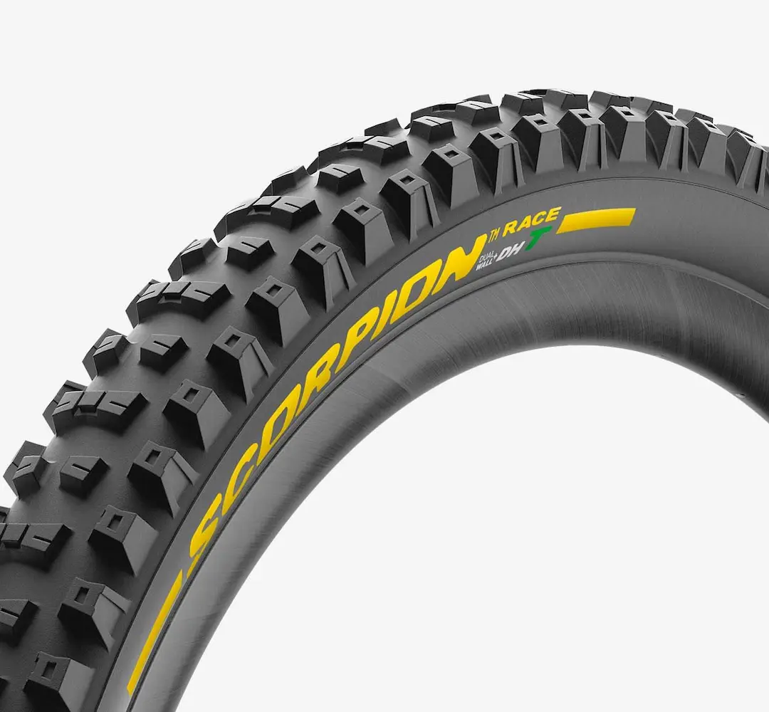 Külső Pirelli Scorpion Race MTB - DH T 29 x 2.5 TLR, DualWALL , SÁRGA FELIRATTAL,  3907700_AGK